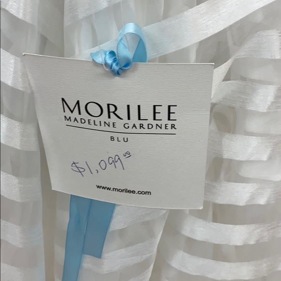 Ivory striped wedding gown - Picture 7 of 8